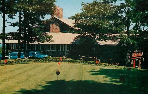 Keweenaw Park Cottages - Old Postcard